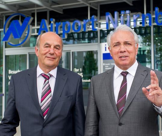 Auch weil landende Flugzeuge in Nürnberg immer seltener werden, sind die Airport-Geschäftsführer Harry Marx (links) und Karl-Heinz Krüger beim Aufsichtsrat in Ungnade gefallen.