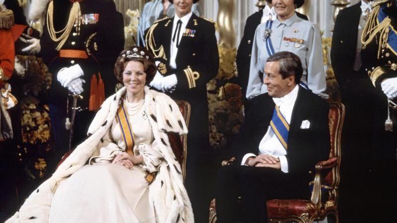 Freudenfest in Orange: Königin Beatrix übergibt an ihren Sohn