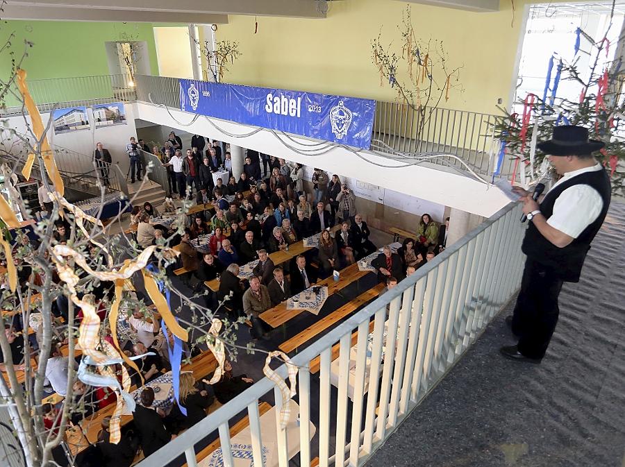 Sabel-Schule feierte Richtfest für Neubau | Nordbayern