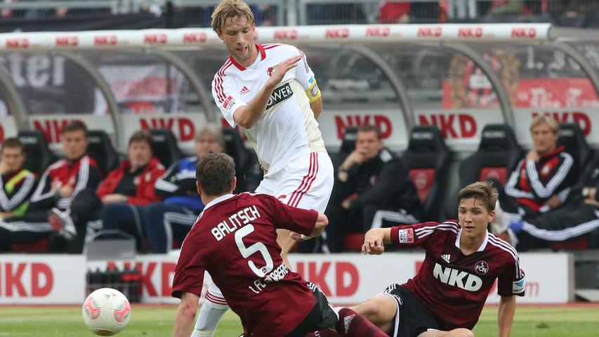 Leverkusen hat zwar mehr Spielanteile, so richtig gefährlich werden die Rheinländer aber nicht, weil der Club ihre Gegenspieler effektiv im Mittelfeld stören.