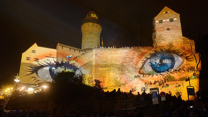 Die Blaue Nacht fällt 2014 mit dem Nürnberger Volksfest zusammen.