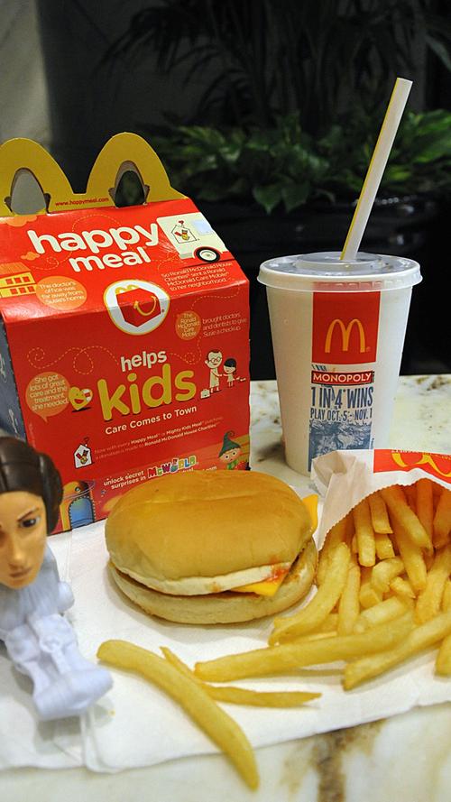 Das Fast-Food-Urgestein McDonald's ist aus der Liste der wertvollsten Marken nicht mehr weg zu denken. Das gelbe M und der kinderfreundliche Kollege von Pennywise, Ronald McDonald, sind 85,7 Milliarden Dollar wert.