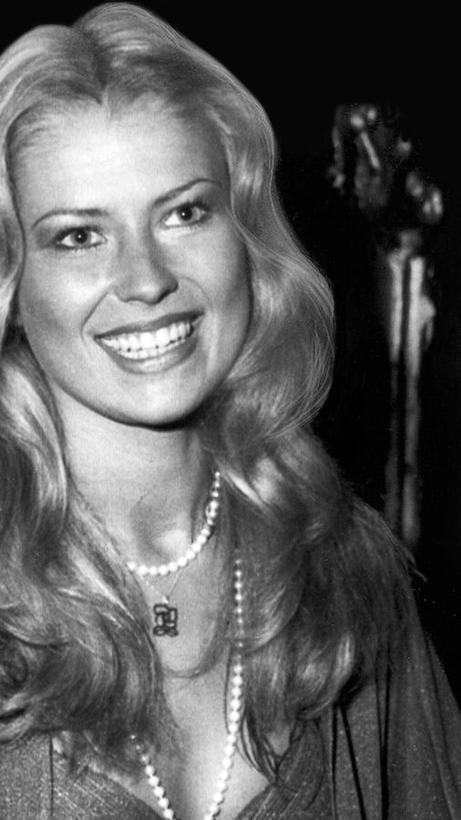 ... belegte sie bei der Miss World den dritten Platz. Die schöne Fränkin musste sich nur ihren Mitbewerberinnen aus Schweden und Holland geschlagen geben.