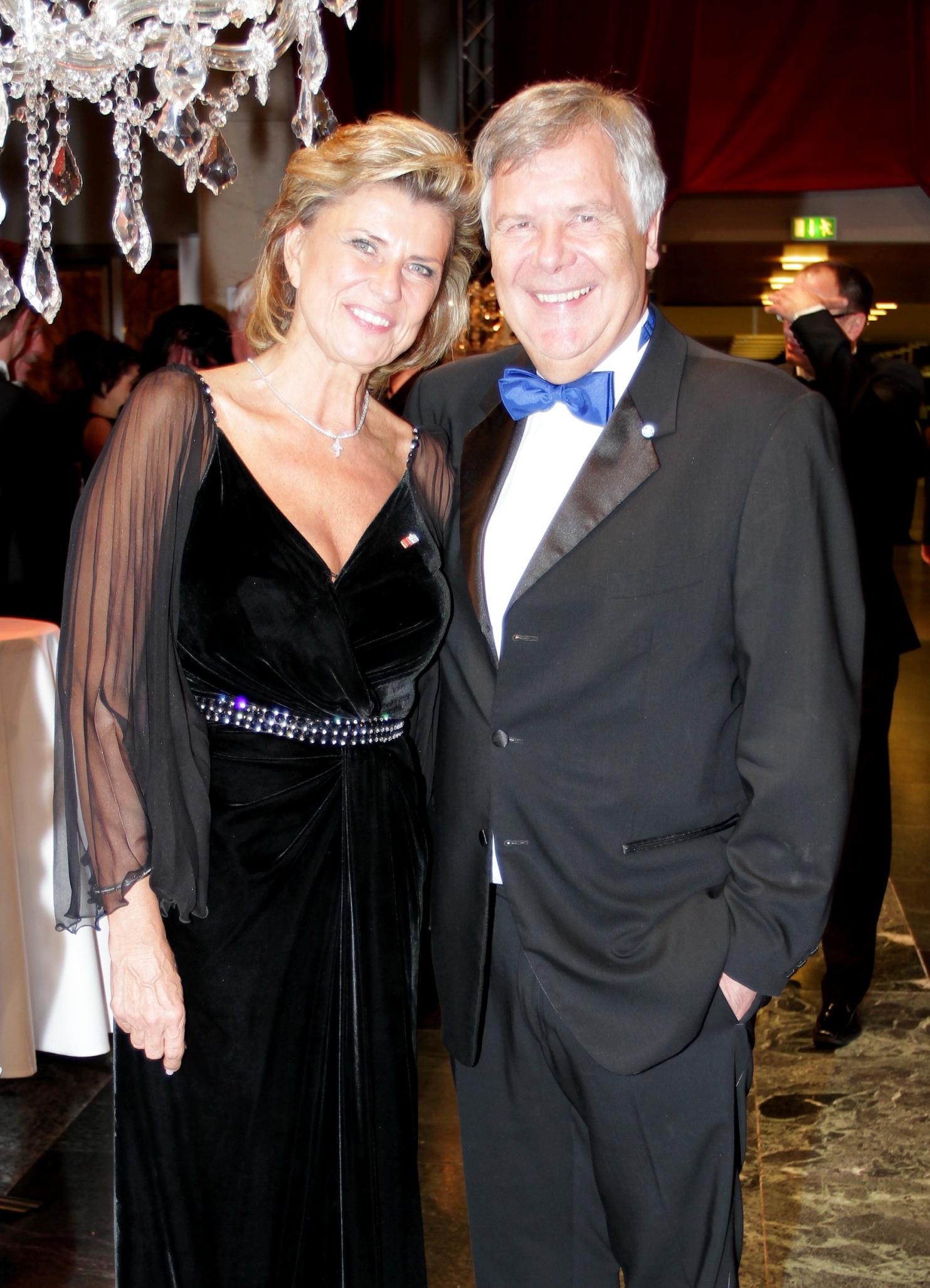 Dagmar Wöhrl ist seit 1984 mit dem Nürnberger Unternehmer Hans Rudolf Wöhrl verheiratet. Ihr Sohn Marcus, geboren 1985, kandidierte zweimal erfolgslos mit der Jungen Union für das Europaparlament. Sohn Emanuel Nicolai...