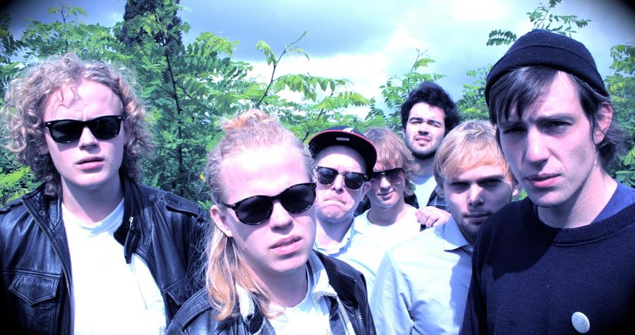 Die norwegische Indie-Rock-Band Kakkmaddafakka gastiert in diesem Jahr bei Rock im Park. Letztes Jahr traten die fünf Jungs auf dem Highfield-Festival und dem Hurricane auf. Ein Porträt von Kakkmaddafakka gibt es hier zu lesen.