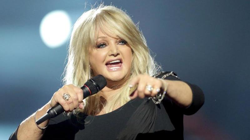 Die 61-jährige Bonnie Tyler kam mit ihrem Song "Believe in Me" auf Platz 19. Sie bekam 23 Punkte.