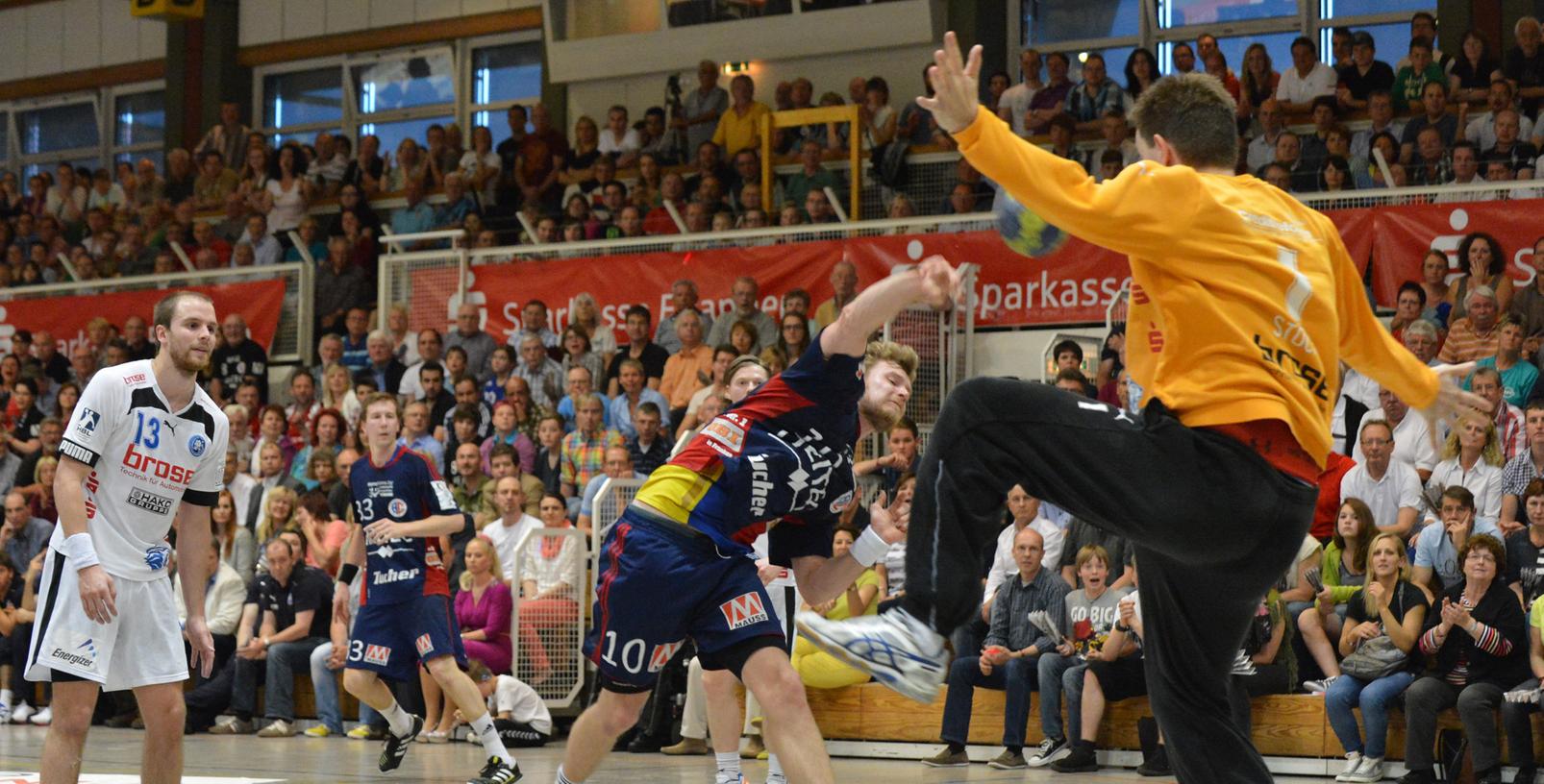 Torhüter Jan Stochl verstärkt den HC Erlangen Torhüter Jan Stochl verstärkt den HC Erlangen