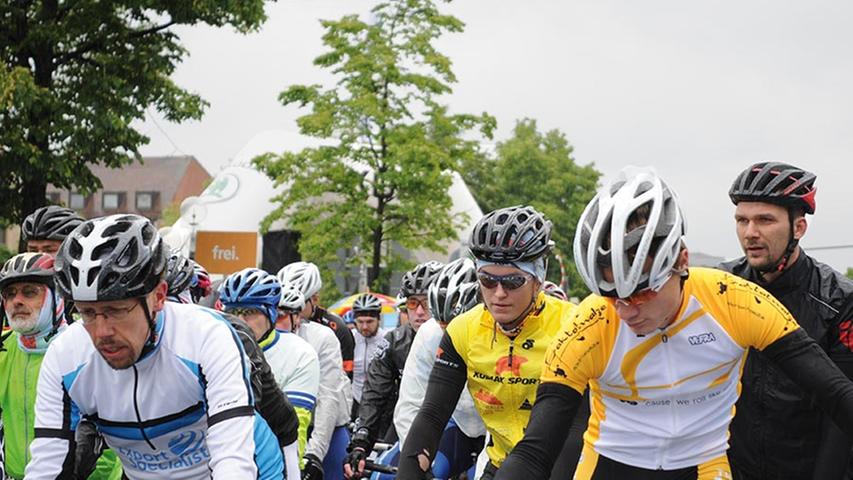 Neben Radsport-Profis sind auch wieder "Jederfrauen" und "Jedermänner" dazu eingeladen, die Runde über 30 oder 50 Kilometer zu absolvieren.