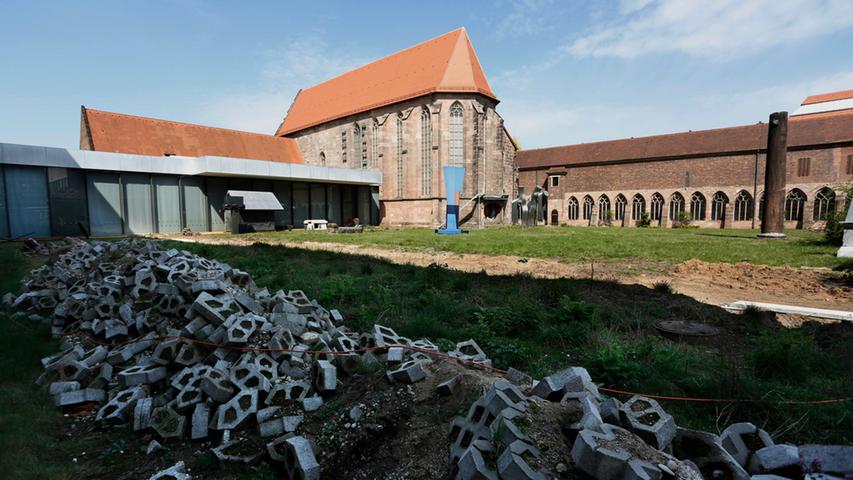 Schon Ende April wurde im Klosterhof mit den Vorbereitungen begonnen.
