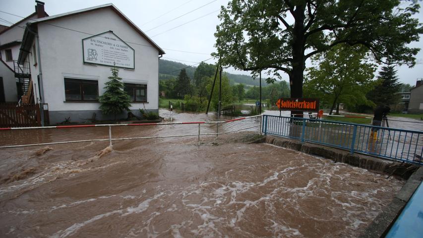 Hochwasser: Deutschlands Flüsse treten über die Ufer