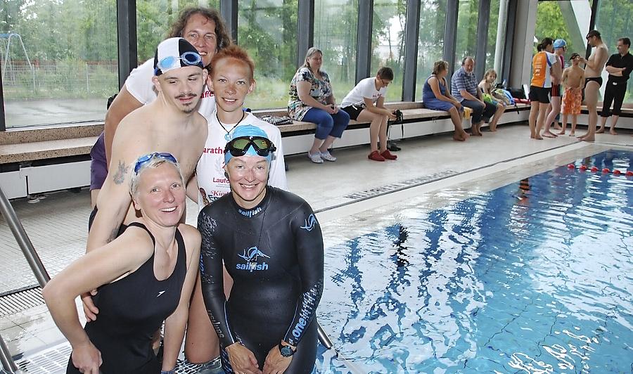 Triathlon schlägt eine Brücke