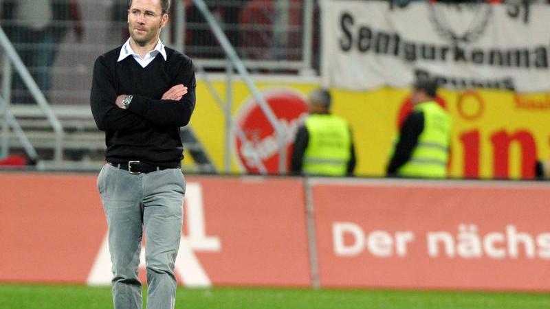 37 Spiele und einen Aufstieg von der 3. in die 2. Liga später wurde Wiesinger im November 2010 beim ambitionierten Klub aus der Audi-Stadt entlassen. Bis Juli 2011 suchte der gebürtige Starnberger nach einem neuen Verein, ehe...