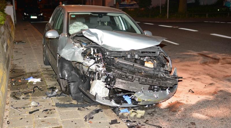 Dambach: Mann prallt gegen Betonwand Dambach: Mann prallt gegen Betonwand