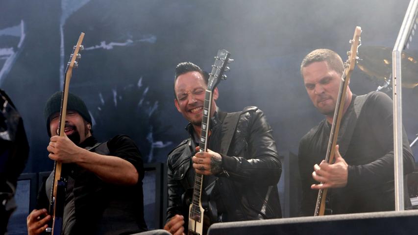 "Vol" steht für "Volume" (zu deutsch "Lautstärke"). "Beat" steht für Rhythmus. Und genau so ist der Sound der dänischen Heavy-Metal-Band Volbeat auch bei ihrem Auftritt bei Rock im Park 2013.