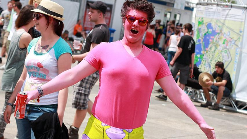 Patrick, der Seestern, hat Bikini-Bottom verlassen, um auf dem Festival zu rocken. Wo er wohl seinen Freund Spongebob gelassen hat?