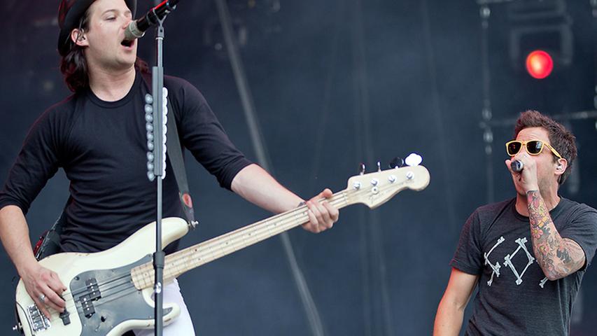 Der Bassist David Desrosiers hat französische und kanadische Wurzeln und ist seit 2000 bei Simple Plan.