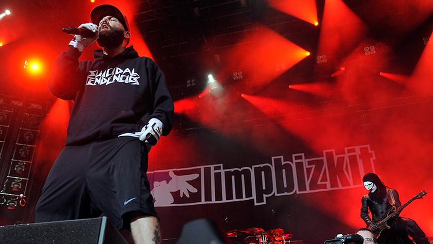 Limp Bizkit - was auf Deutsch soviel heißt wie "weich in der Birne" - liefern den bisherigen Höhepunkt des dritten Festivaltages.