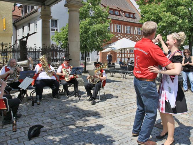 Vom Sekt Zum Karpfen Doner Hochstadt Nordbayern De