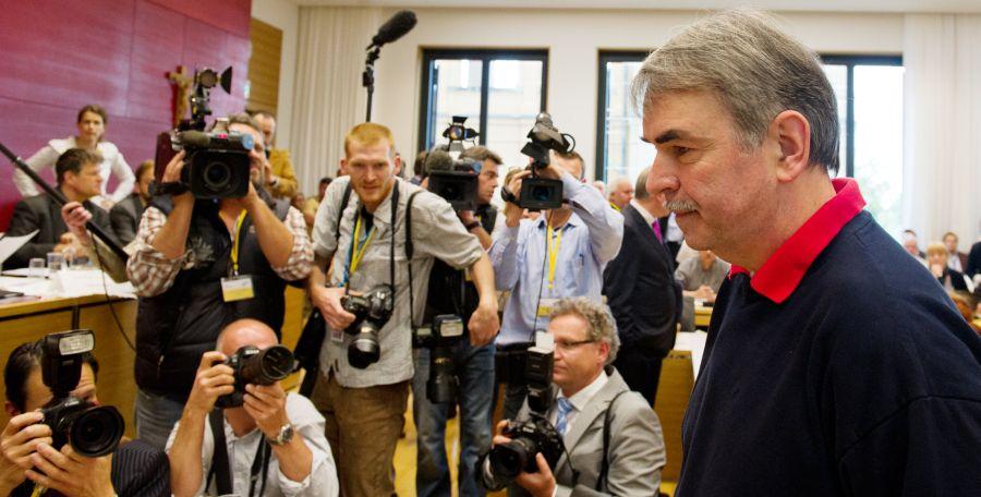 Gustl Mollath sagte vor dem Landtagsuntersuchungsausschuss aus. Gustl Mollath sagte vor dem Landtagsuntersuchungsausschuss aus.