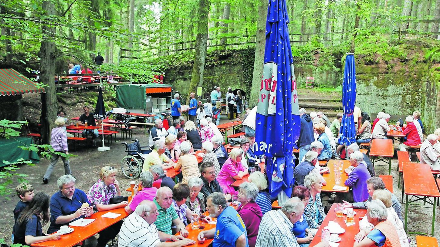 Seit 25 Jahren wird im Felsenkeller in Fischbach gefeiert