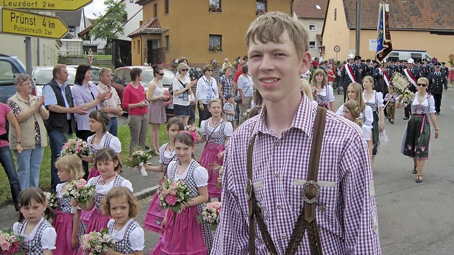 54 Abordnungen gratulierten Kottensdorfer Wehr 54 Abordnungen gratulierten Kottensdorfer Wehr