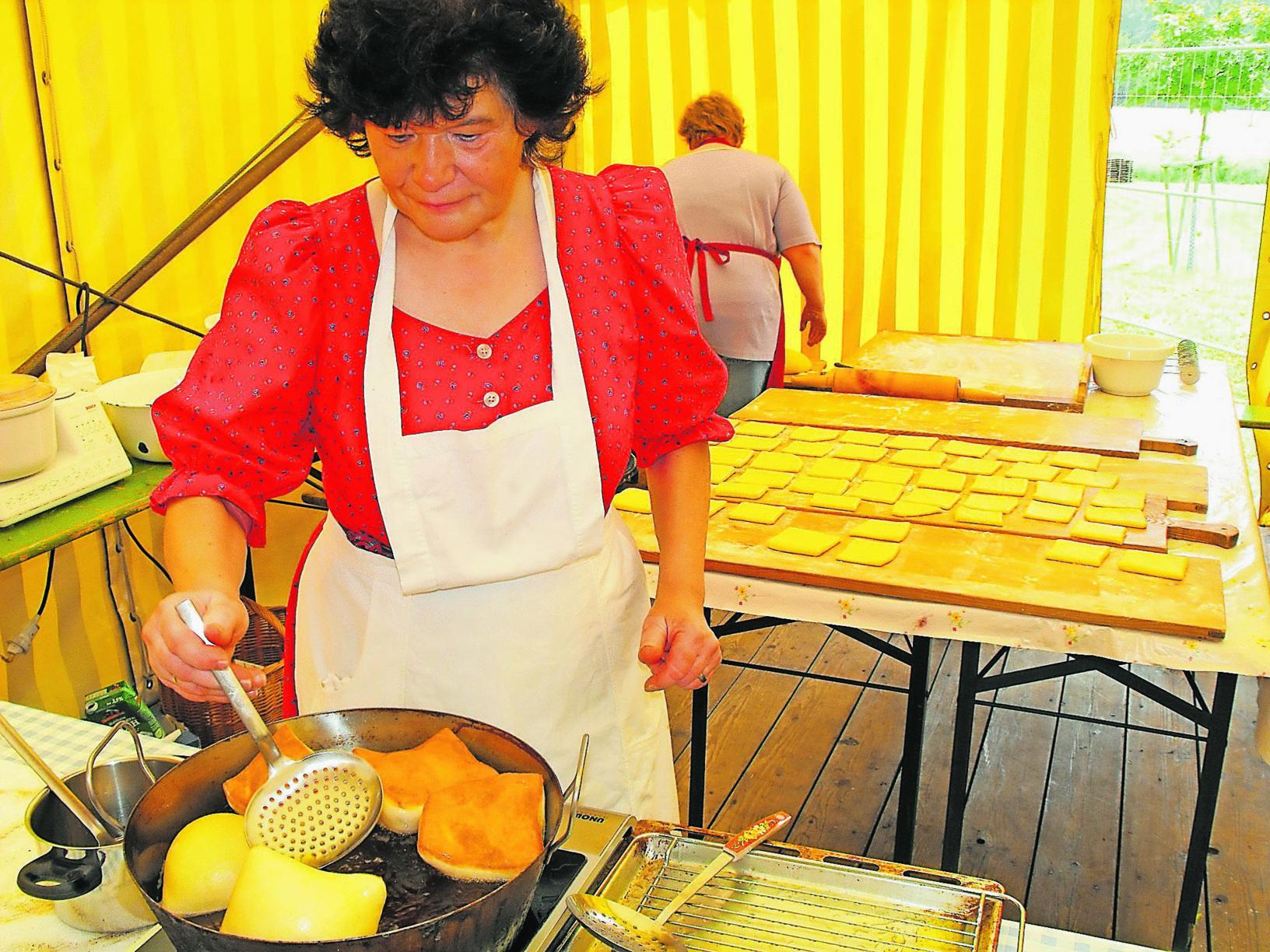 Kirchweih-Zelt wurde zur Backstube - Cadolzburg | Nordbayern