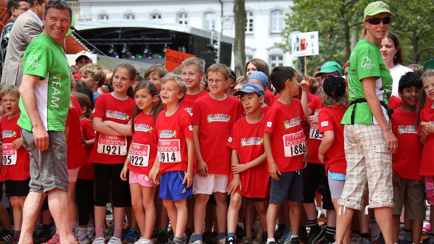 Rund 1500 Kids starten dieses Jahr beim Fürther Metropolmarathon. Kurz vor dem Startschuss: Die Jugendlichen sind schon gespannt, wie sie sich schlagen werden.