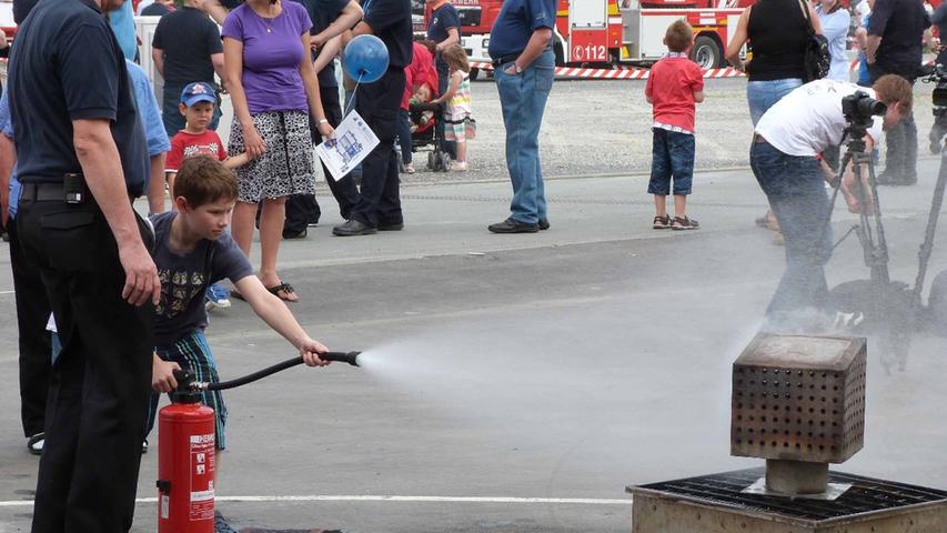 Gefahrenaufklärung und Spaß: Die Neustädter Feuerwehr feiert ihr Jubiläum