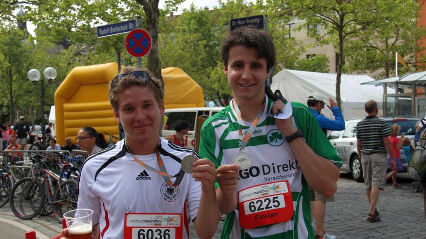 Florian Wöllner (23) und Christian Schuhmann (24) sind mit ihrer Leistung über 10,5 Kilometer beim Volkslauf zufrieden. "Wir haben die zehn Kilometer beide unter einer Stunde geschafft."