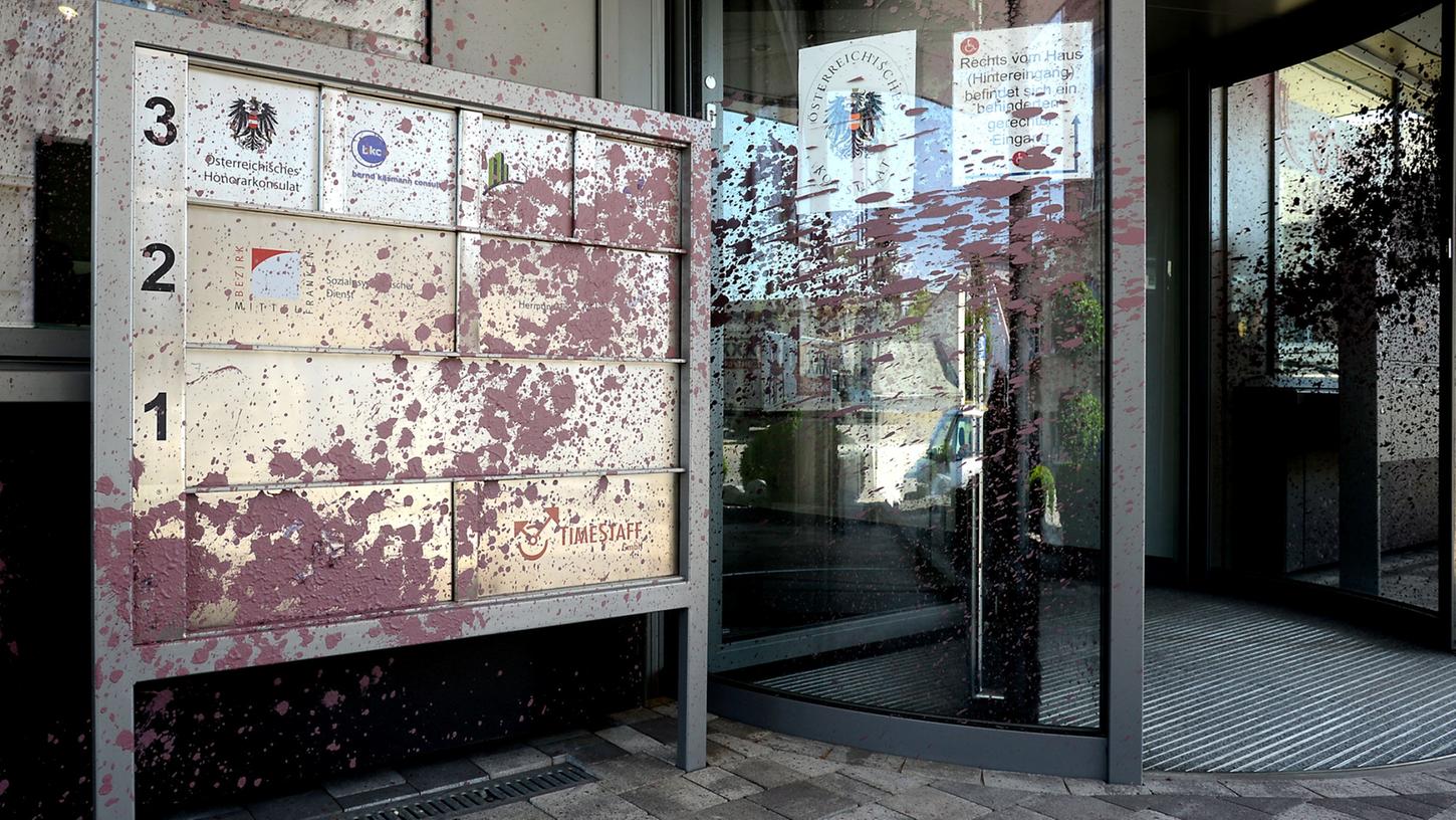 Österreichisches Konsulat in Fürth besprüht Österreichisches Konsulat in Fürth besprüht