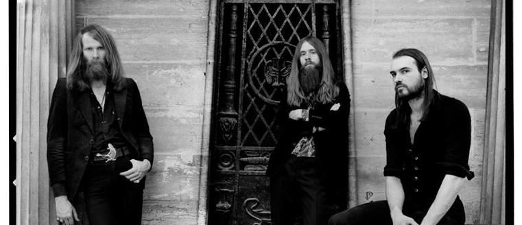Das Berliner Rock-Trio begeistert Anhänger des 70er-Hard-Rocks à la Black Sabbath mit riff-geladenen Songs. Ihre jahrelange Festivalerfahrung, unter anderem durch Auftritte auf dem Fusion-Festival oder Yellowstock, lässt einer brillanten Show entgegenfiebern, und zwar ebenfalls am Freitag.