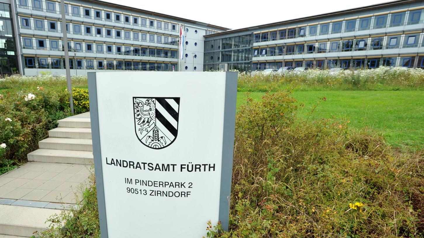 Der bayerische Landesdatenschutzbeauftragte hat das Landratsamt Fürth wegen der Weitergabe von persönlichen Infos gerügt. Es geht um die Biogasanlage im Langenzenner Außenort Keidenzell.
