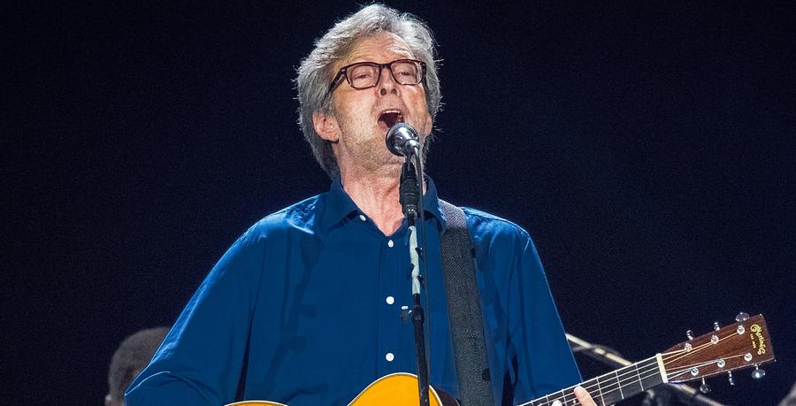 Seit 50 Jahren steht er auf der Bühne, seine Jubiläumstour führte Eric Clapton nun auch in die Nürnberger Arena. Dort...