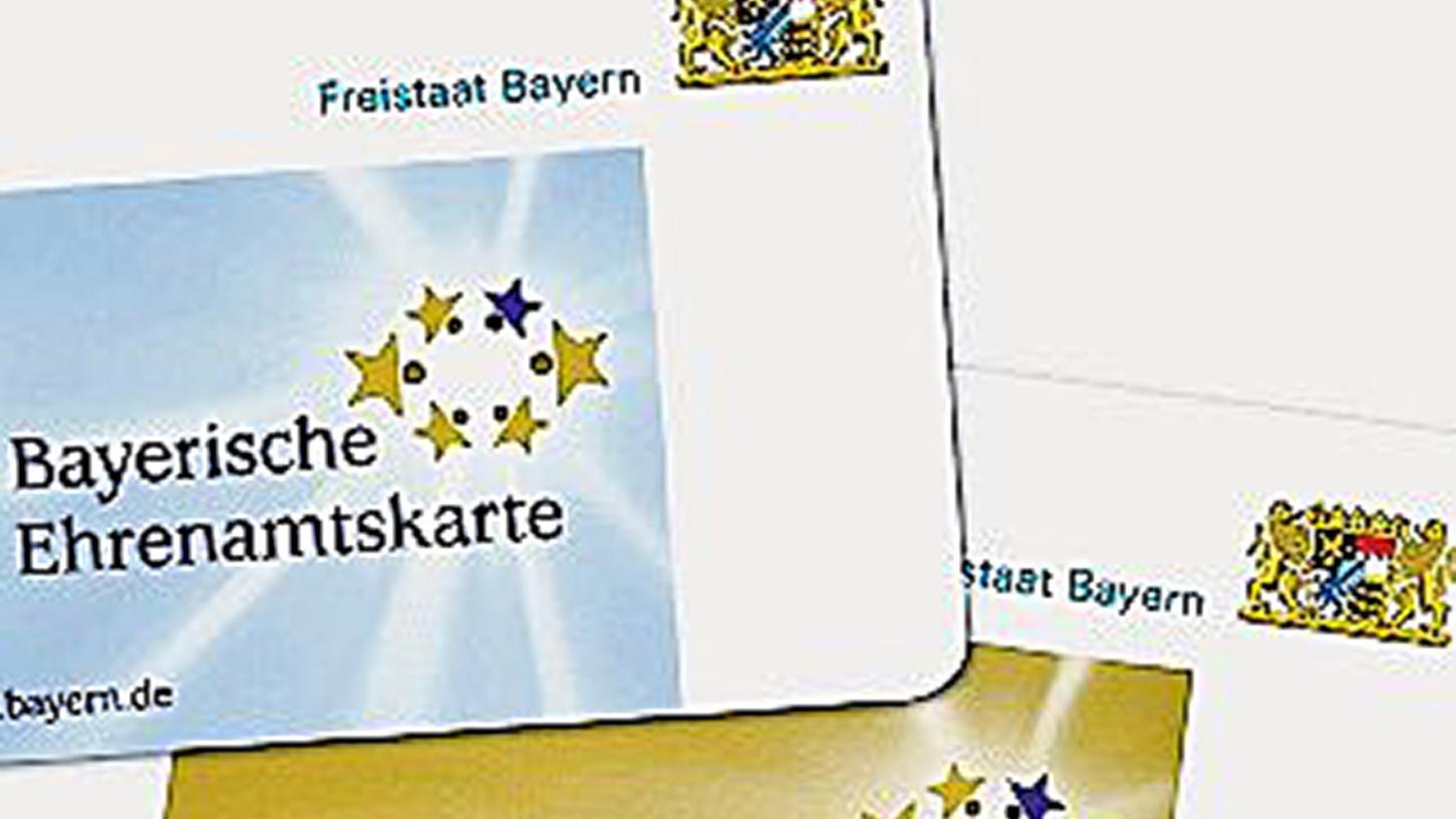 Stadt Fürth konnte bereits die 500. Ehrenamtskarte überreichen. Stadt Fürth konnte bereits die 500. Ehrenamtskarte überreichen.