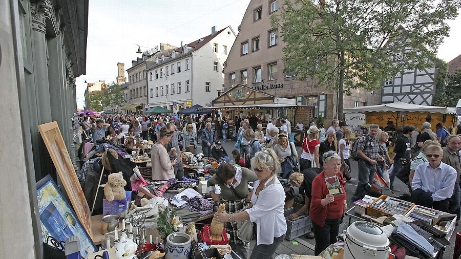 Gegen das Graffeln selbst haben die unzufriedenen Anwohner nach eigenem Bekunden nichts, wohl aber gegen die Geräuschkulisse von Kneipenbesuchern im Anschluss daran. Gegen das Graffeln selbst haben die unzufriedenen Anwohner nach eigenem Bekunden nichts, wohl aber gegen die Geräuschkulisse von Kneipenbesuchern im Anschluss daran.