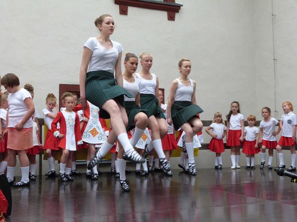 Über 30 Kinder und Jugendliche aus Neustadt, Bad Windsheim und Ansbach begeisterten mit irischen Tänzen.