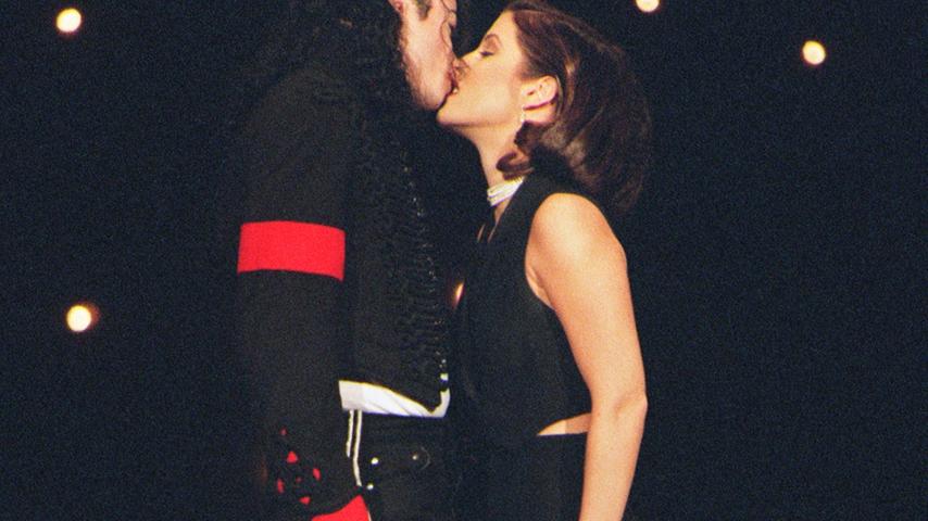 1994 heiratete Michael Jackson - und zwar nicht irgendwen, sondern die Tochter des King of Rock'n'Roll Elvis Presley, Lisa Marie Presley.