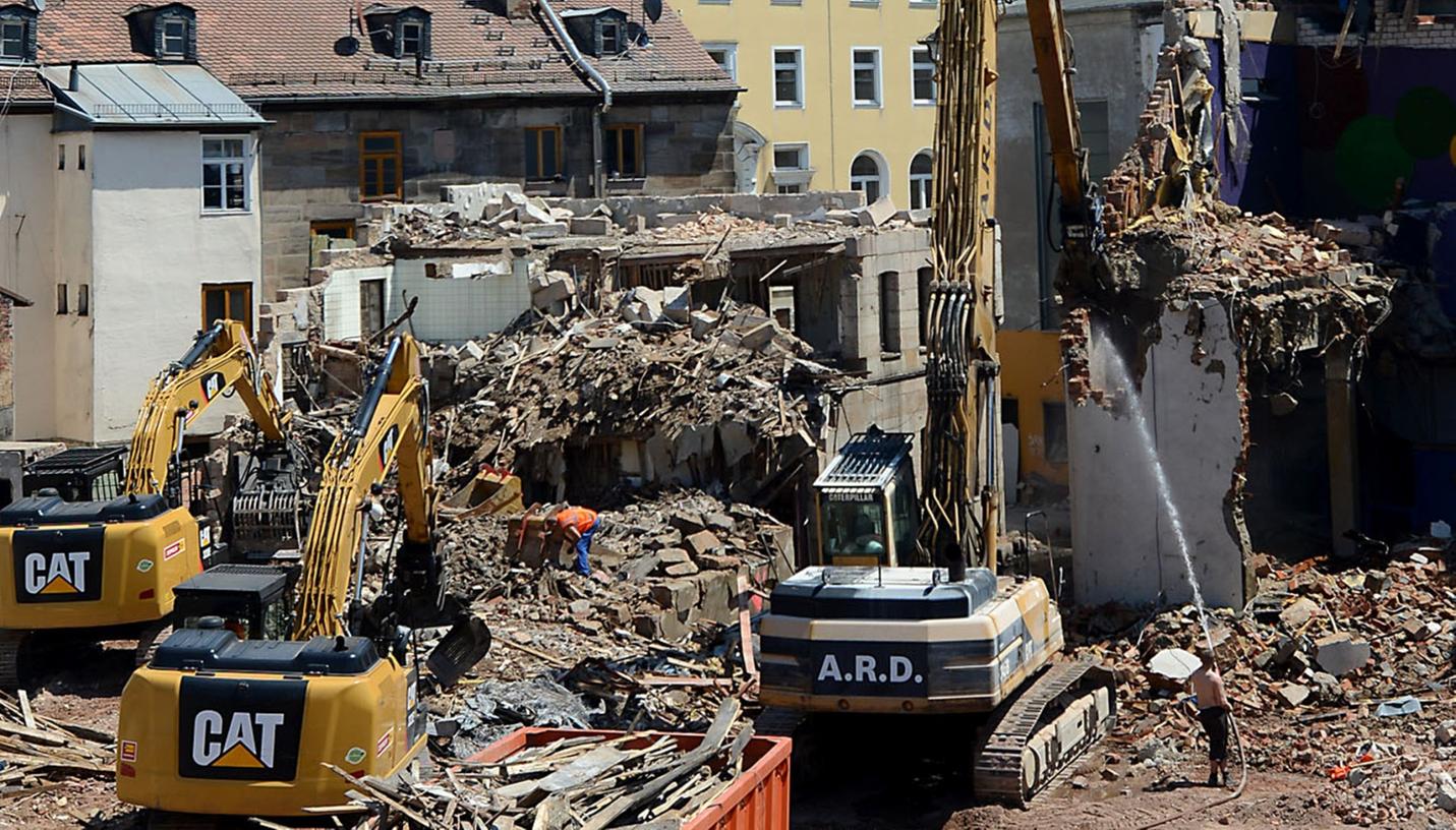 Park-Hotel: Wirtschaftslobby greift Abrissgegner an Park-Hotel: Wirtschaftslobby greift Abrissgegner an