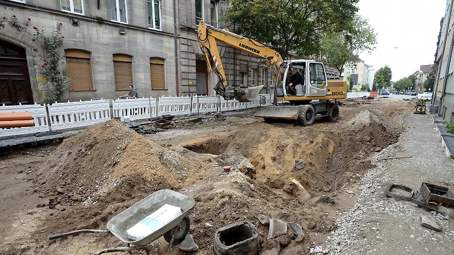 Die Rosenstraße legt ihren alten Mantel ab Die Rosenstraße legt ihren alten Mantel ab