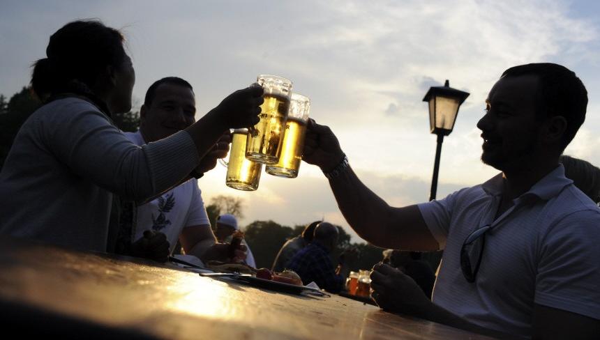 Wo schmeckt das Bier in Nürnberg am besten? Wir haben die schönsten Biergärten der Stadt zusammengefasst.