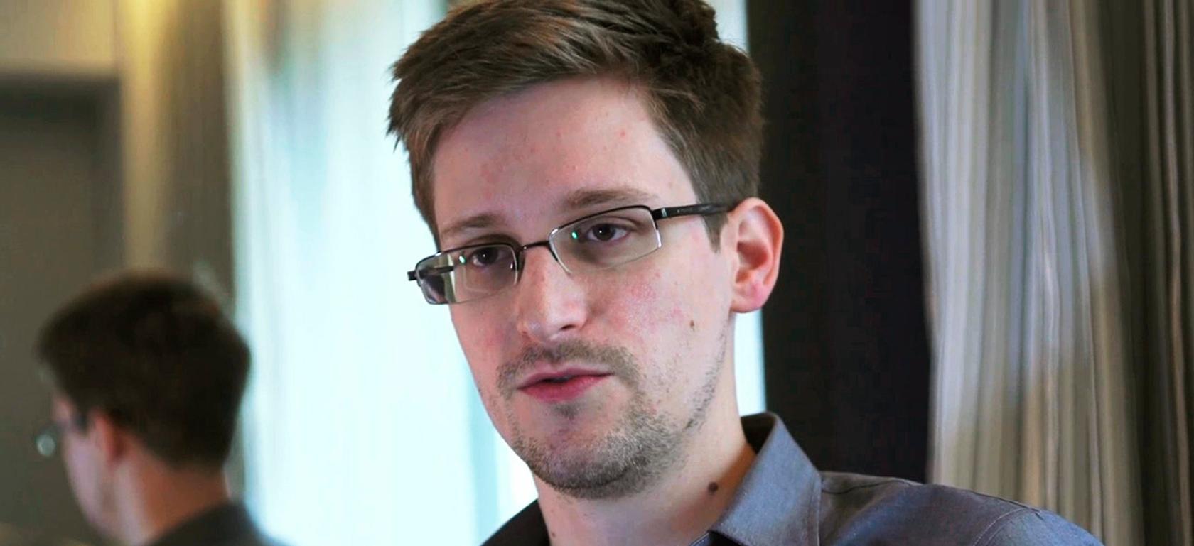 Cpmputerspezialist Edward Snowden glaubt an das 1945 in Nürnberg verkündete Prinzip.