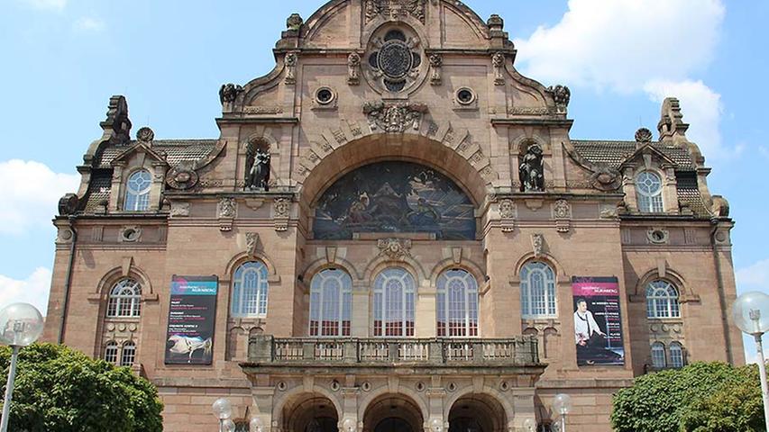I step off of the U-Bahn at Opernhaus and immediately I see the Staatstheater. Built in 1905, the theater is one of the largest in Germany. The theater offers three genres: opera, drama, and ballet.