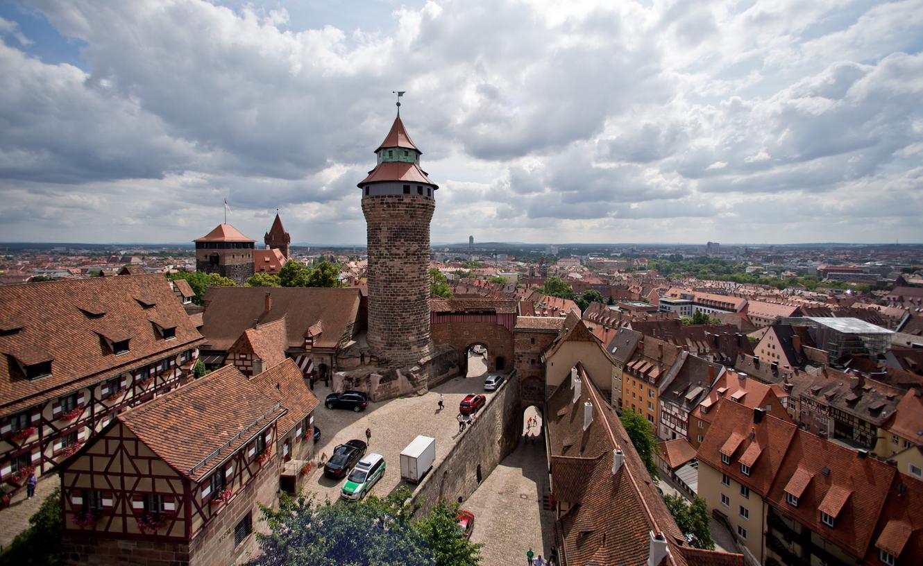 Wahrzeichen der Stadt: Die Kaiserburg thront über Nürnberg - und kommt auch bei Touristen gut an.