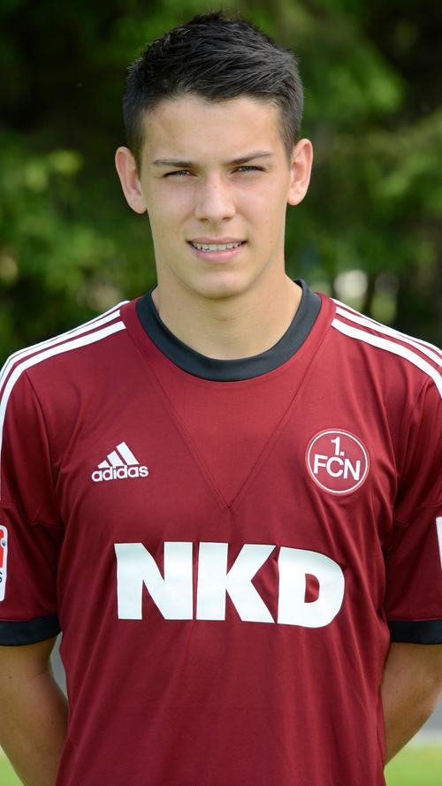 Mariusz Stepinski, Angriff, Rückennummer 8, Geboren: 12.05.1995, Nation: Polen, im Verein seit 2013 (vorher: Widzew Lodz)