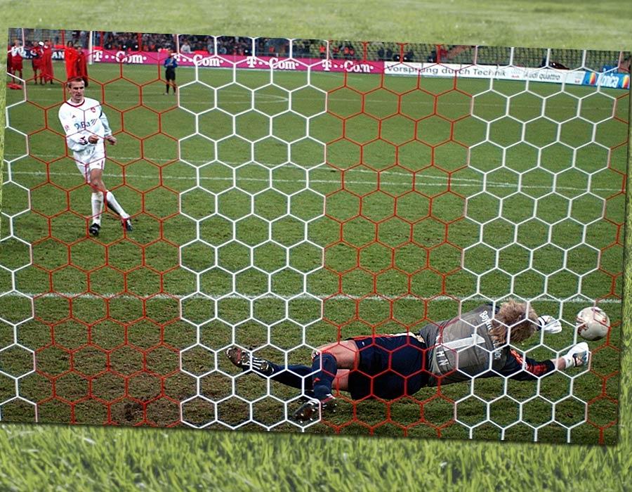 Ende Oktober 2003 mussten die Cluberer in der 2. Pokalrunde im Münchner Olympiastadion ran: FCB-Schlussmann Oliver Kahn parierte in einem turbulenten Elfmeterschießen den Versuch von Innenverteidiger Marek Nikl und sicherte den Bayern damit einen 8:7-Sieg. Nach 120 Minuten hatte es 1:1 gestanden.