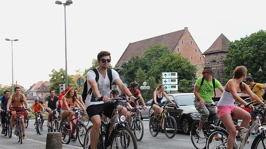 Critical Mass: Ein Fahrrad-Flashmob überrollt Hauptverkehrsstraßen.