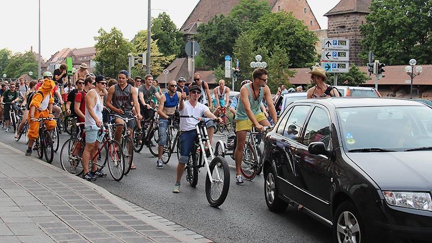 Critical Mass: Protestradler unterwegs in Nürnberg