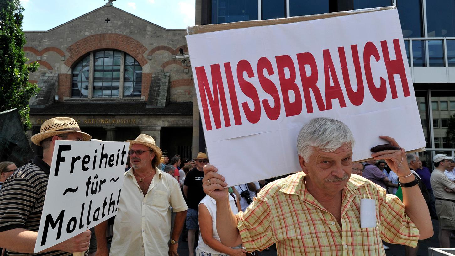 Kundgebung am Kornmarkt für die Freilassung von Gustl Mollath aus der Psychiatrie.