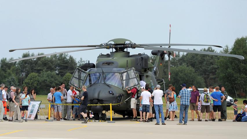 Einmal im Bundeswehr-Helikopter sitzen: 