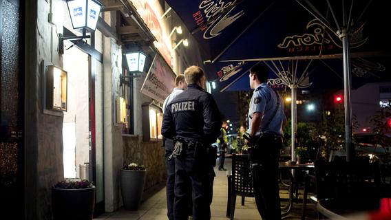 Explosion in fränkischem Bankcontainer: Kriminalpolizei fahndet mit Großaufgebot nach Tätern